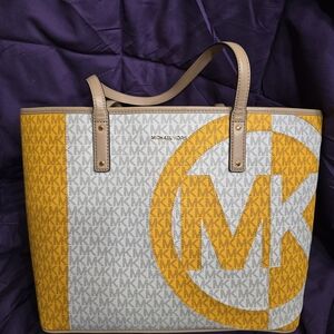 Michael Kors Tote in Yellow and Gray